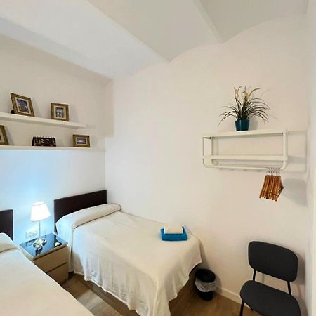 Flor Habitaciones Barcelona Exterior photo