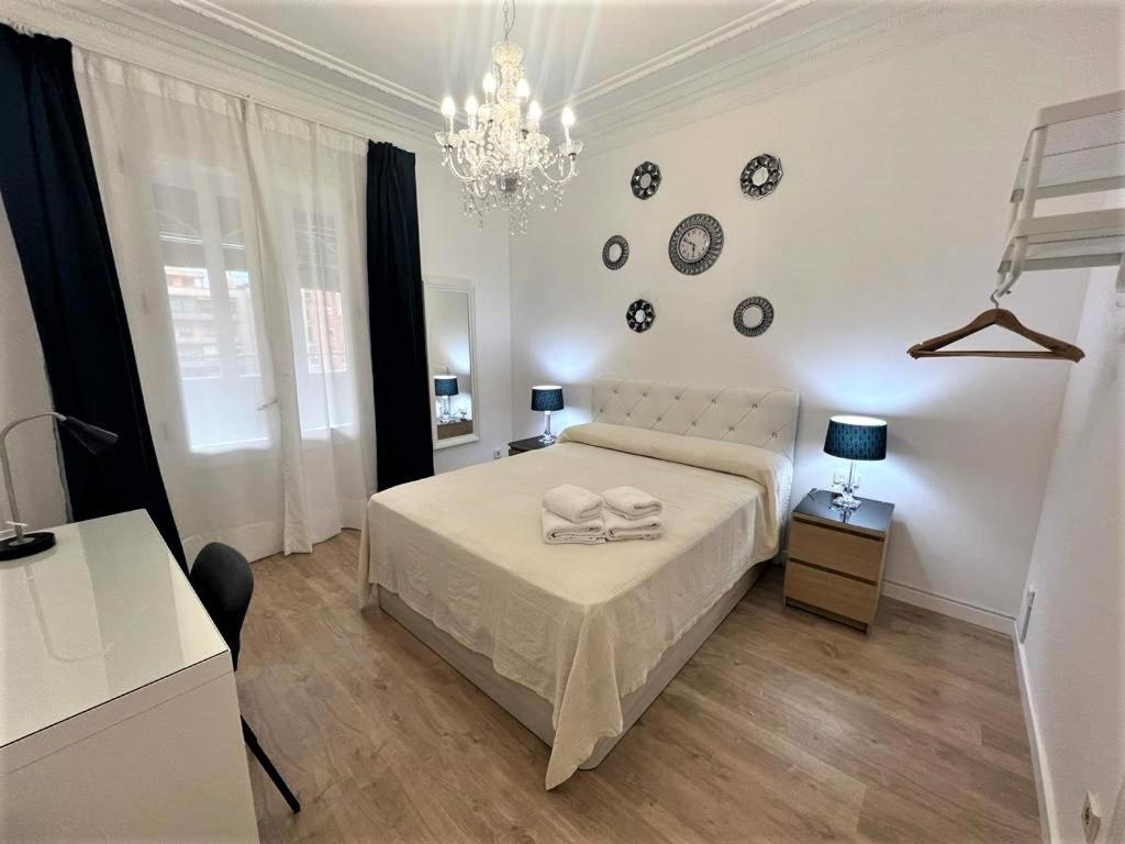 Flor Habitaciones Barcelona Exterior photo