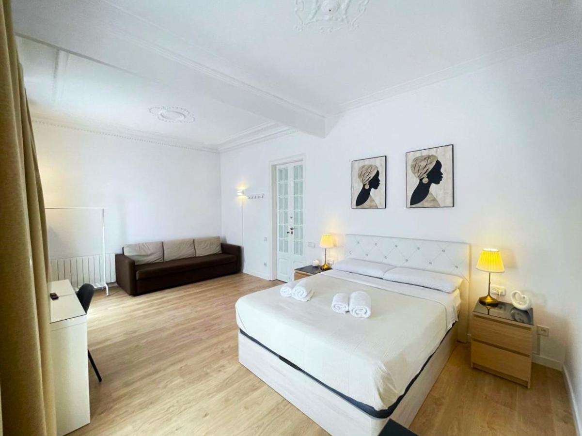 Flor Habitaciones Barcelona Exterior photo