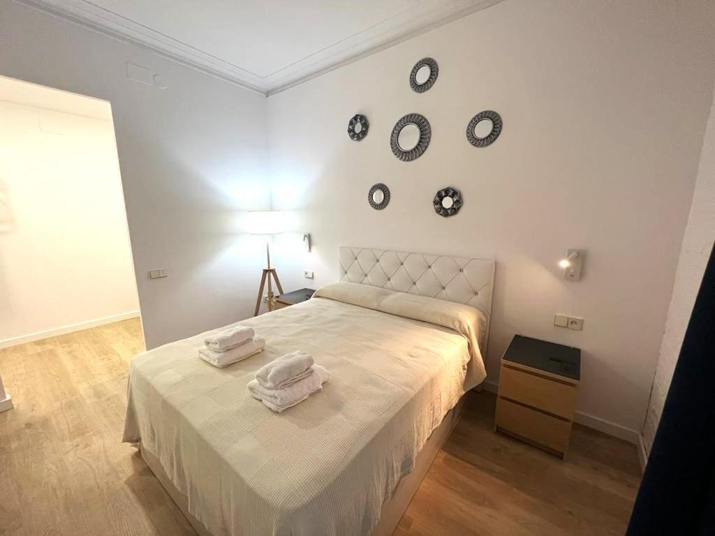 Flor Habitaciones Barcelona Exterior photo