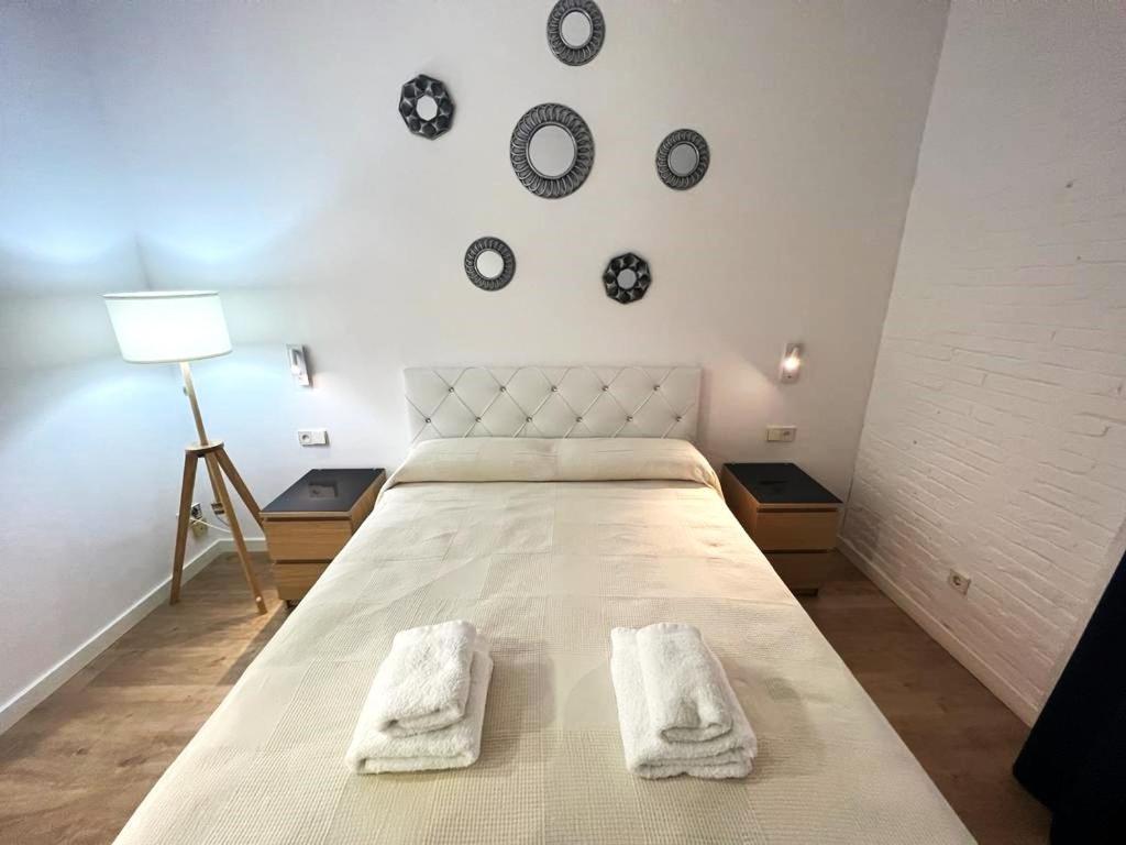 Flor Habitaciones Barcelona Exterior photo